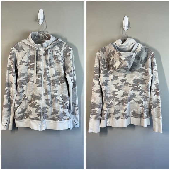 Athleta Womens Triumph Printed Hoodie in Grey Gypsum Camo Size Large Thumb Holes - Picture 4 of 16